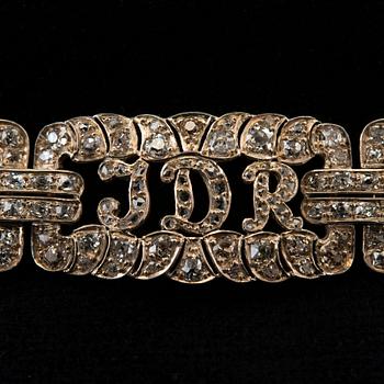 RANNEKORU, 259 vanha- ja ruusuhiontaisia timantteja n. 7 ct. 18K kultaa, hopeaa. Pituus 18,5 cm, paino 38,8 g.