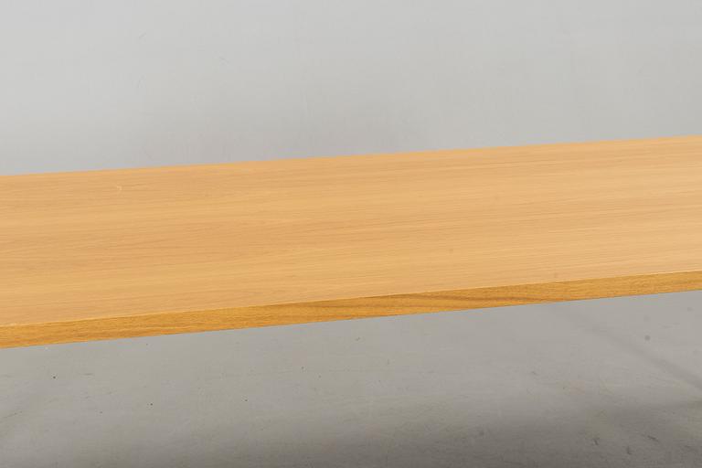 ROGER PERSSON, bord/matbord, "Bespoke", Swedese 2010.