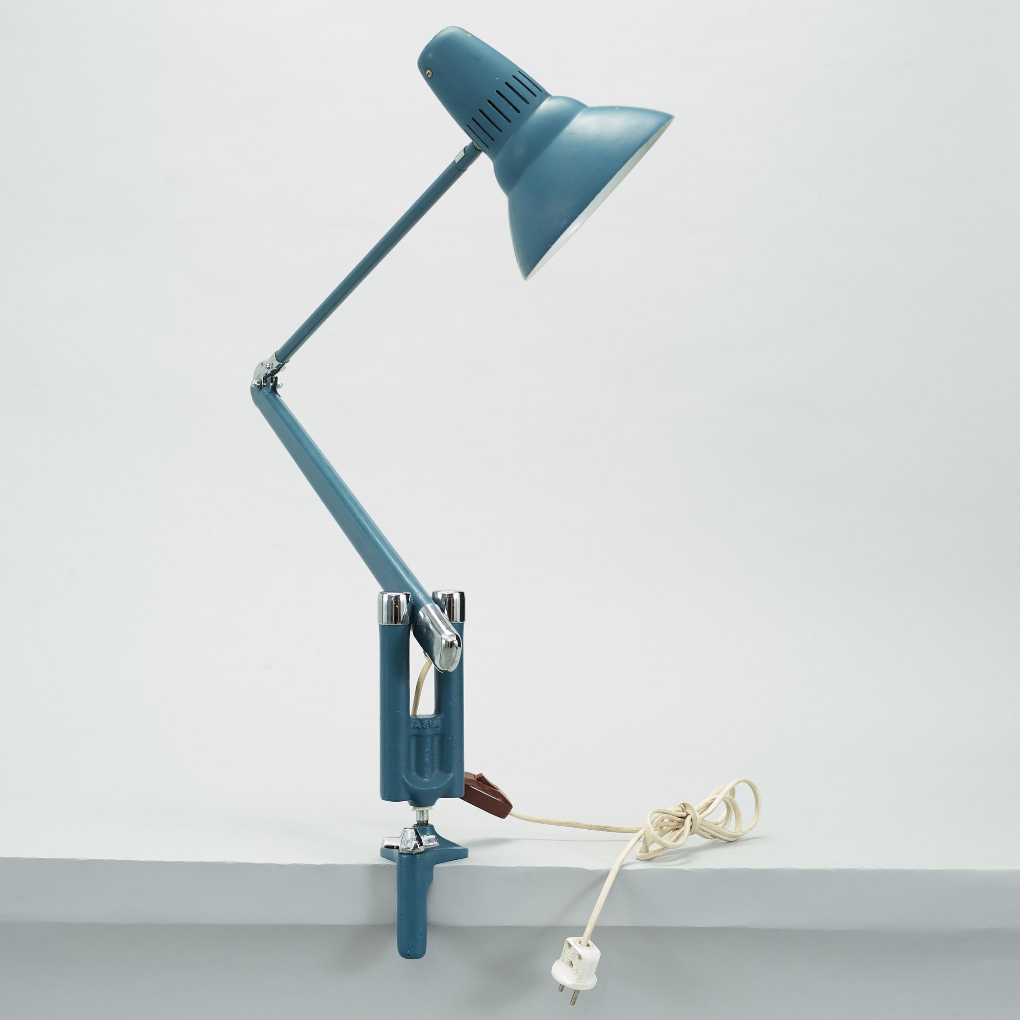 INDUSTRILAMPA, Asea (Allmänna Svenska Elektriska Aktiebolaget), 1900-talets mitt.