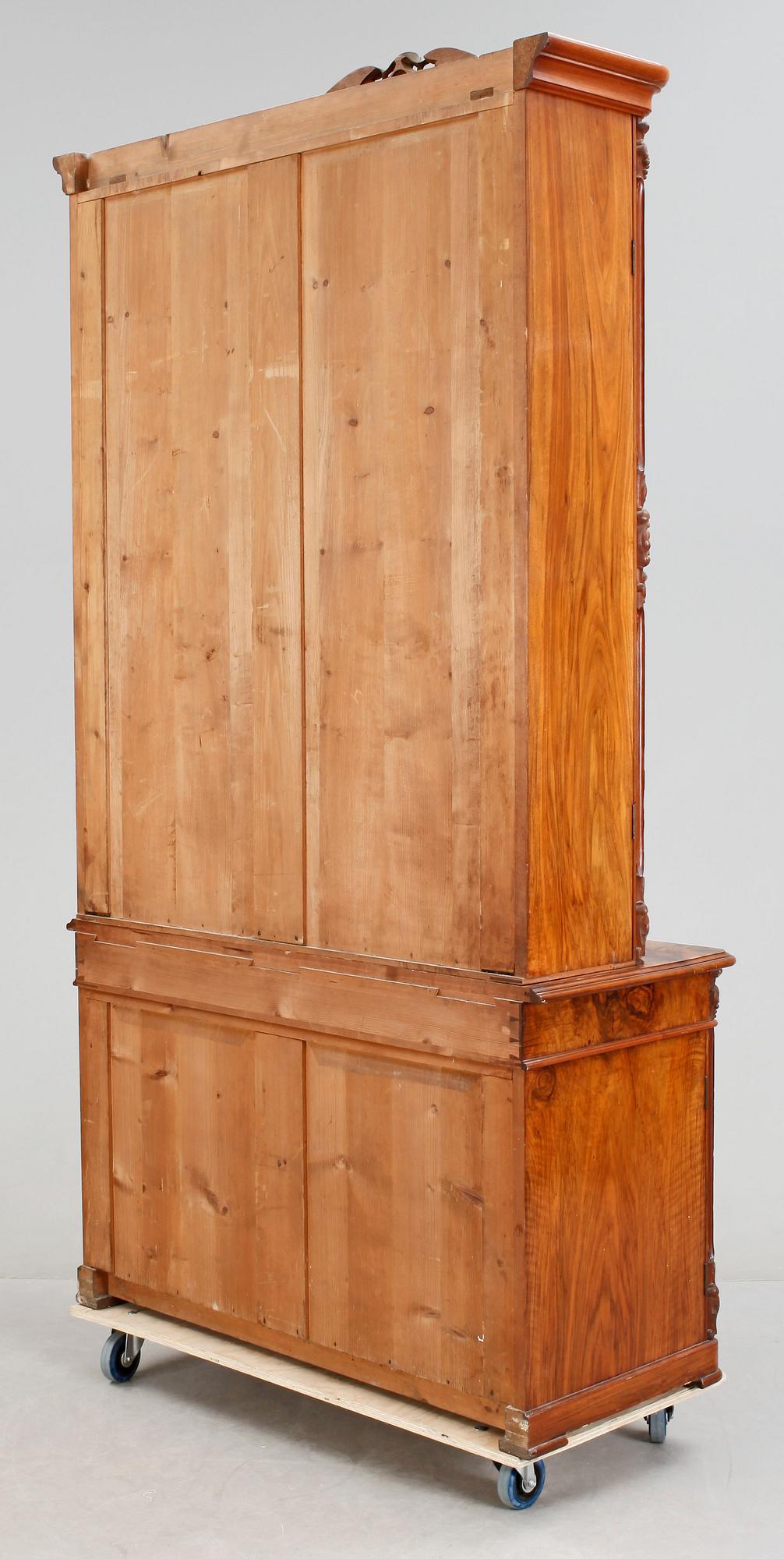 BOKSKÅP, nyrenässans, 1800-talets slut.