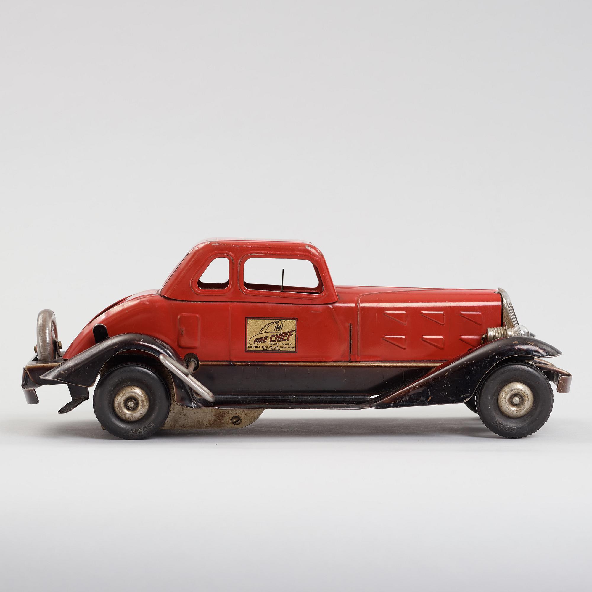a "Fire Chief" car by The Hoge, USA ca 1940.