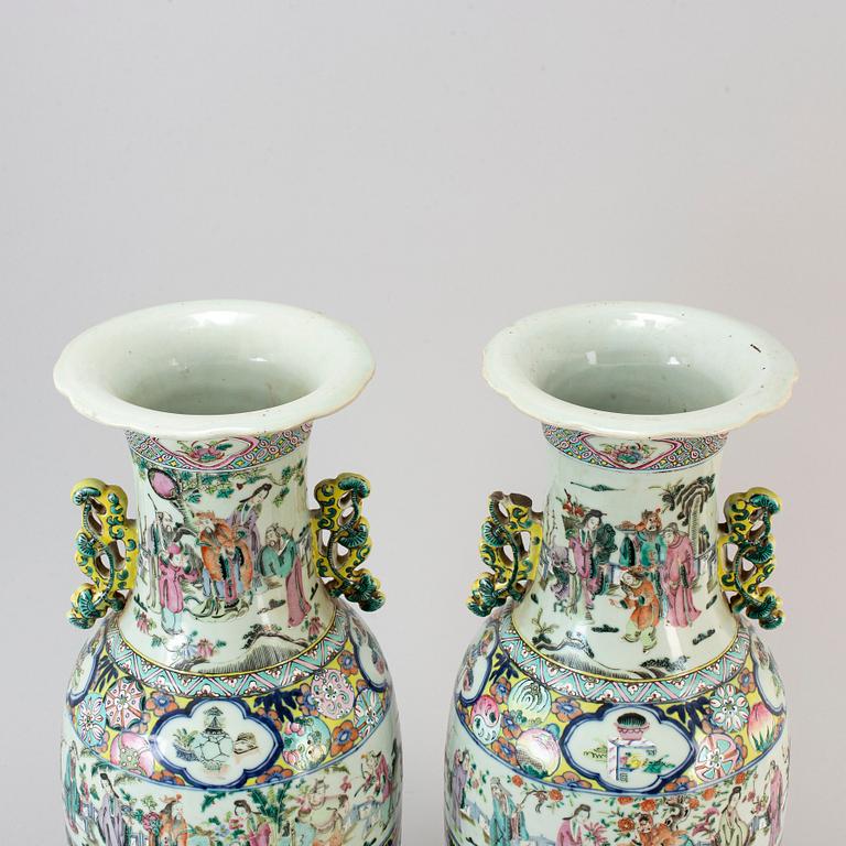 A large pair of famille rose vases, Qing dynasty, 19th century.