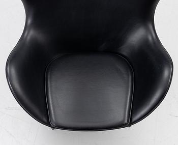 Arne Jacobsen, a 'The Egg' armchair, Fritz Hansen, Denmark, late 20th Century.