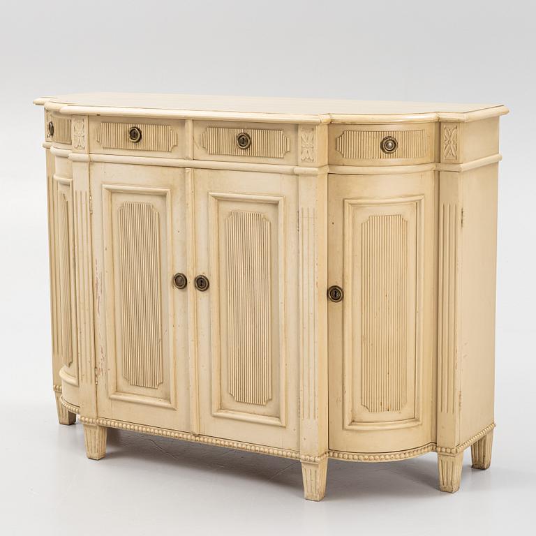 Skänk, gustaviansk stil, 1900-talets första hälft.