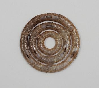 PLAKETT, sten. Arkaiserande.