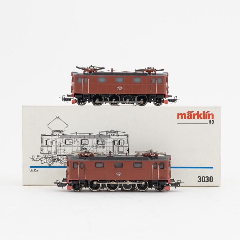 Märklin, two electrical engines, model 3030, gauge H0.