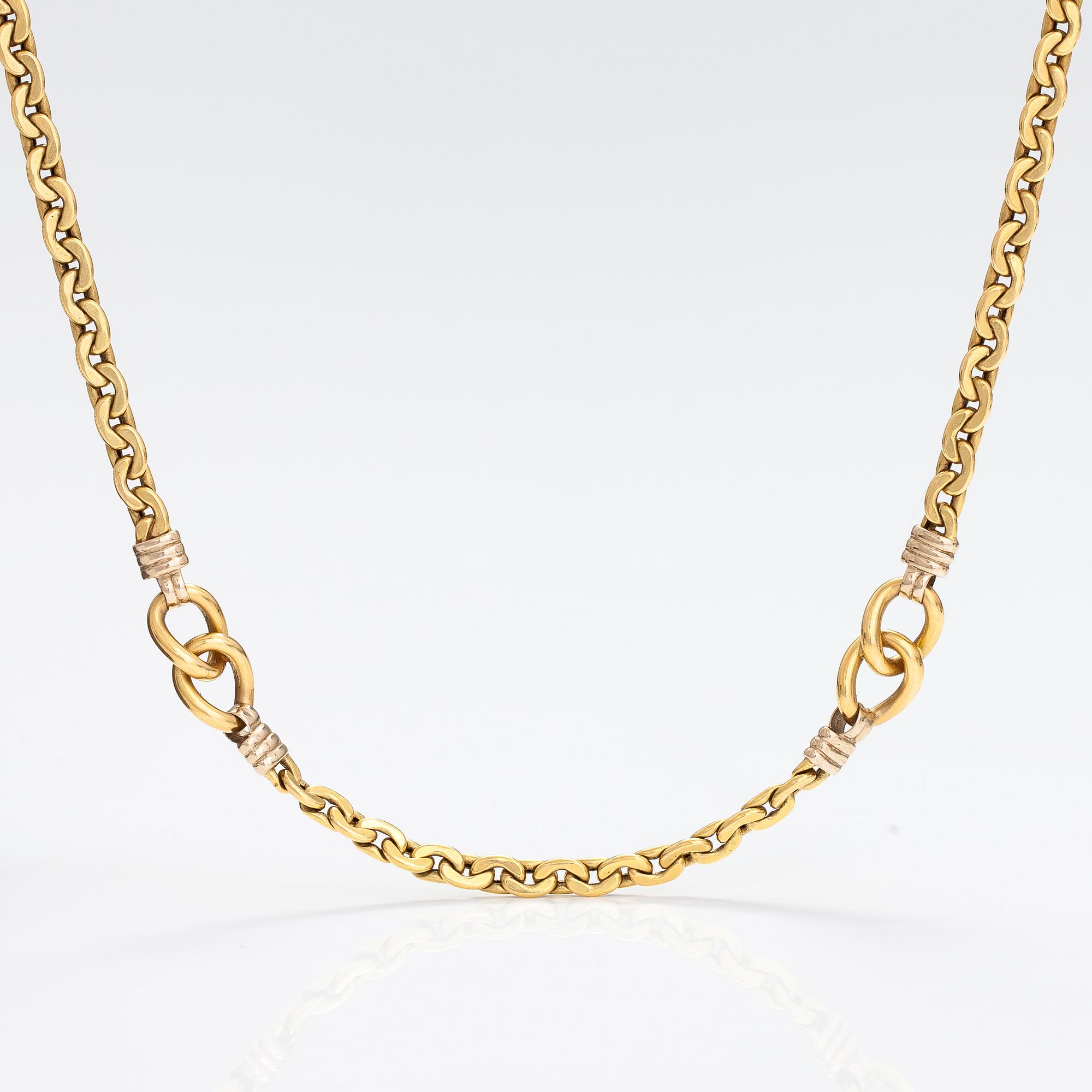 An 18K gold necklace. Made in Italy.