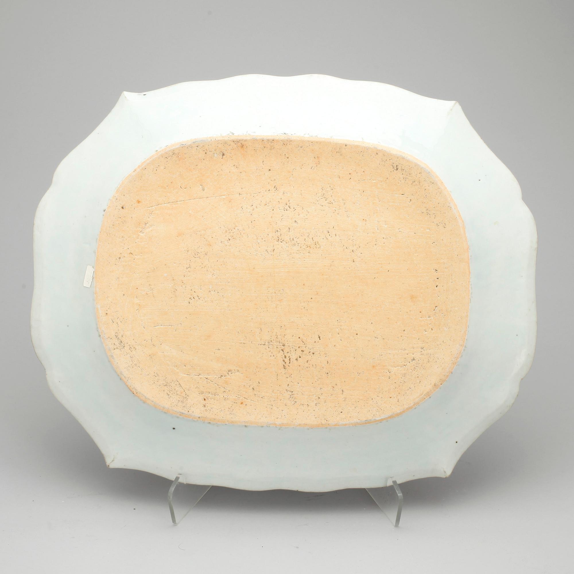 STEKFAT,  2 st, porslin, Kina, Qingdynastin, Qinalong, 1700-tal.