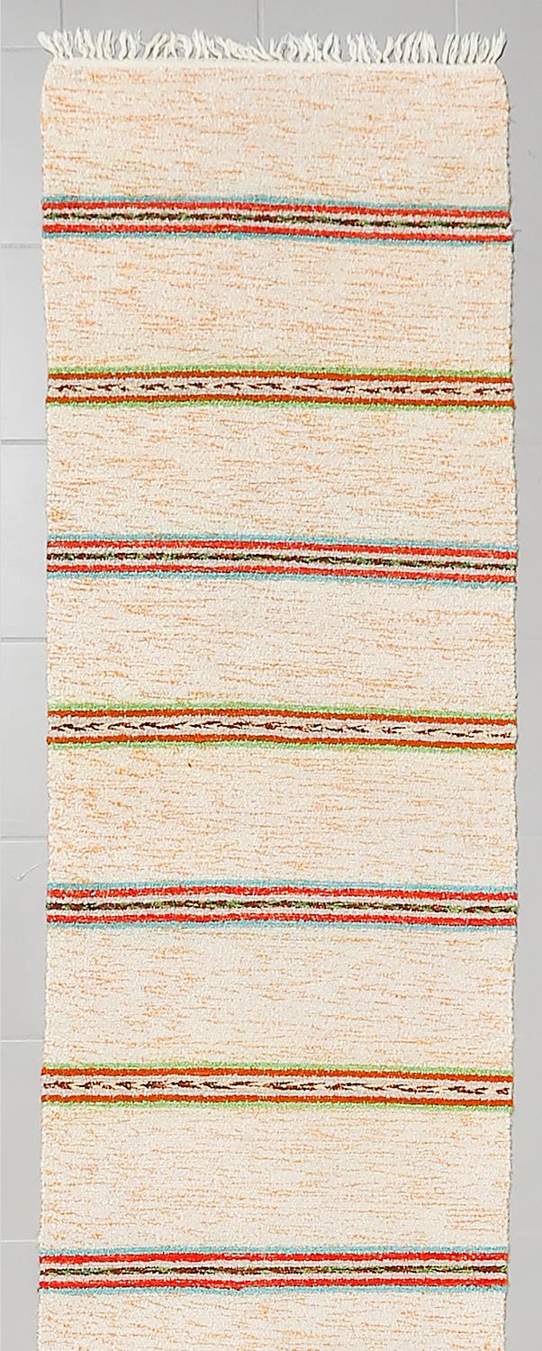 A swedish runner, second half of the 20th century, ca 392 x 70 cm.