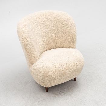 Armchair, Swedish Modern, first half of the 20th century.