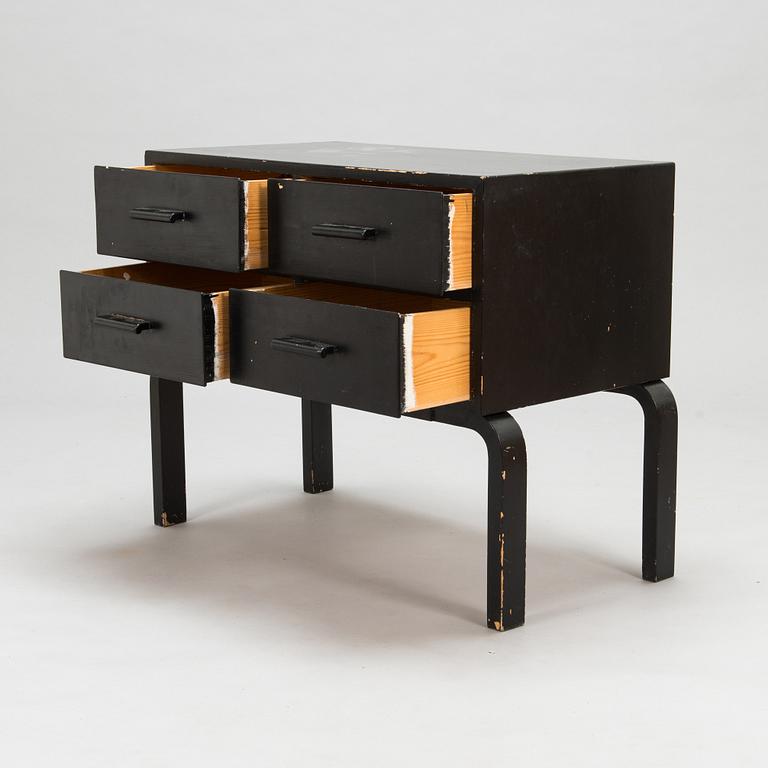 Alvar Aalto, A mid-20th century chest of drawers for O.Y. Huonekalu- ja Rakennustyötehdas AB.