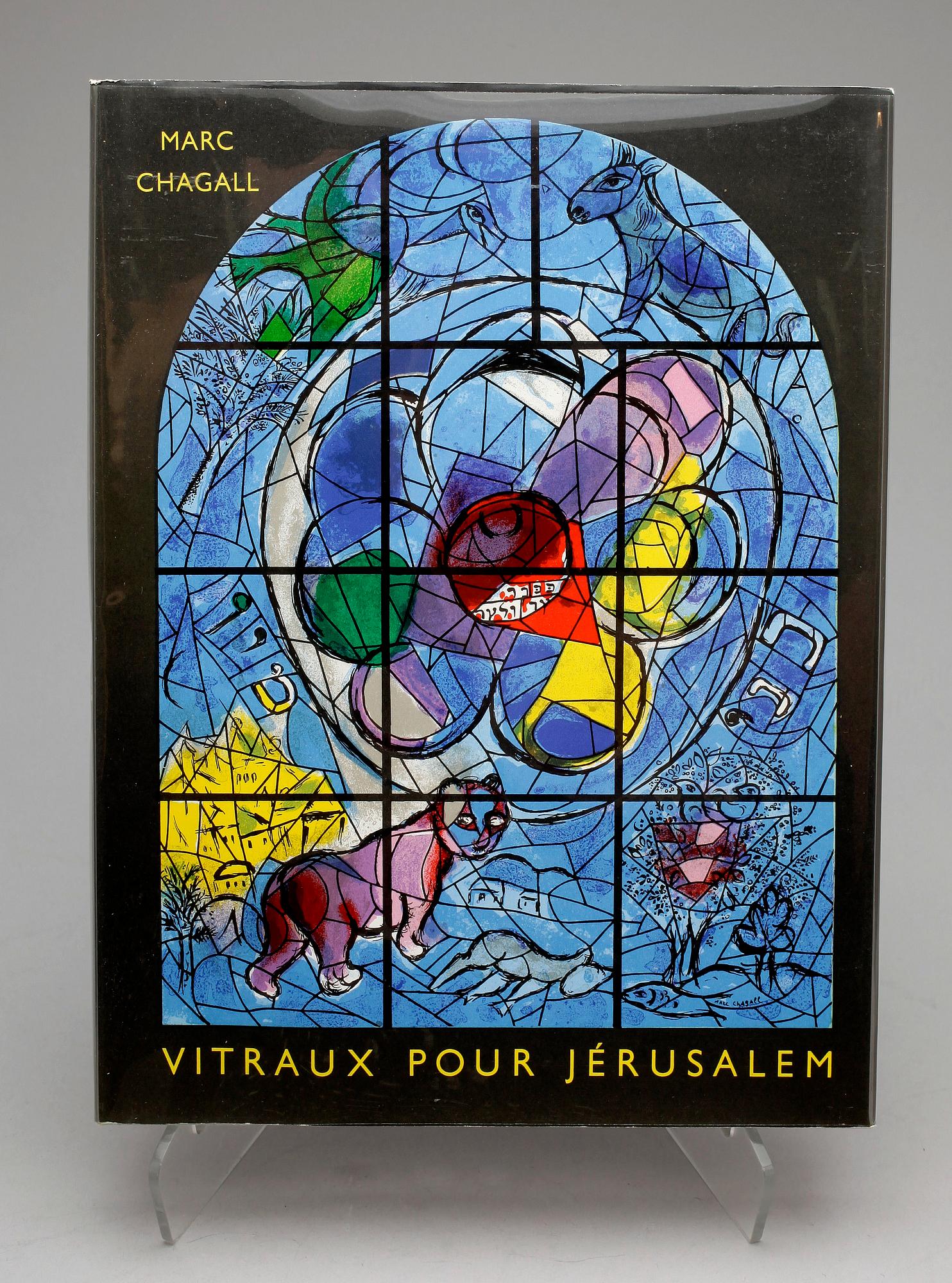 MARC CHAGALL, BOK, "VITRAUX POUR JÉRUSALEM" med 2 färglitografier, Utgiven av Andre Sauret, Monaco 1962.
