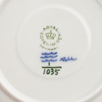 A twentysix pieces "Musselmalet Halvblonde"  Porcelain Coffee Service, Royal Copenhagen, Denmark.