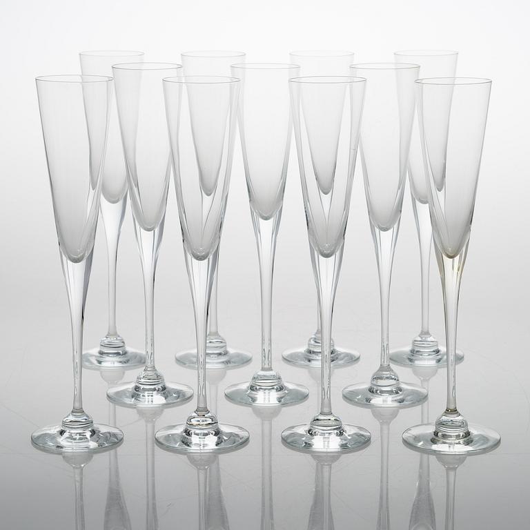 HEIKKI ORVOLA, A 51-piece set of 'Aurora' glassware for Iittala.