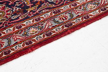 Matta, Meshed, ca 372 x 290 cm.