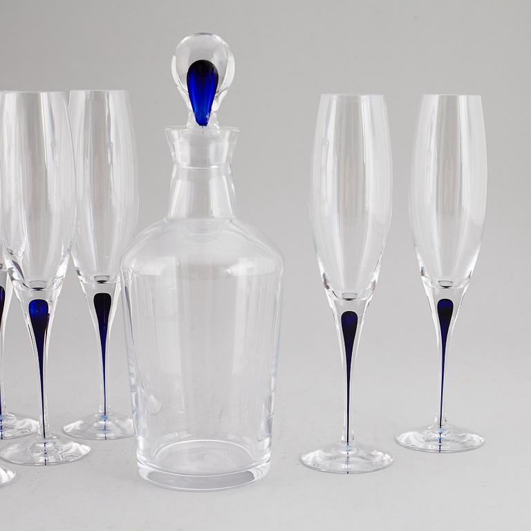 ERIKA LAGERBIELKE, champagneglas, åtta stycken samt karaff.  "Intermezzo", Orrefors.