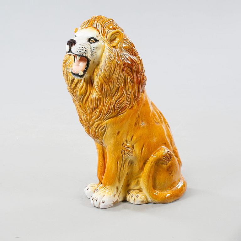 A 20th century ceramic lion from Italy.