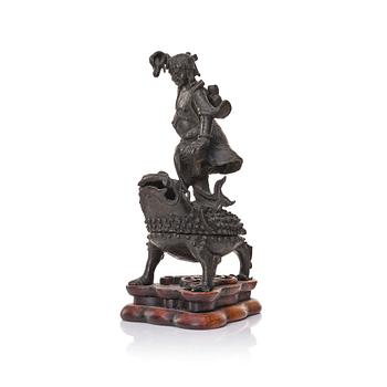 897. A bronze sculpture/censer with cover, Qing dynasty, 19th century.