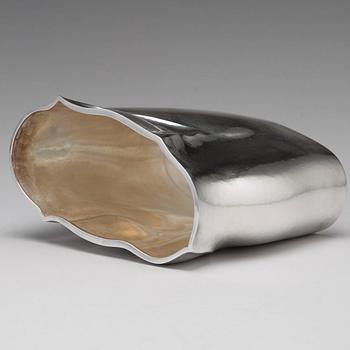 Olle Ohlsson, a sterling silver vase, Stockholm 1982.