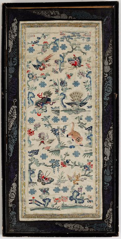 Paneler, 2 st, broderi, Kina, tidigt 1900-tal.