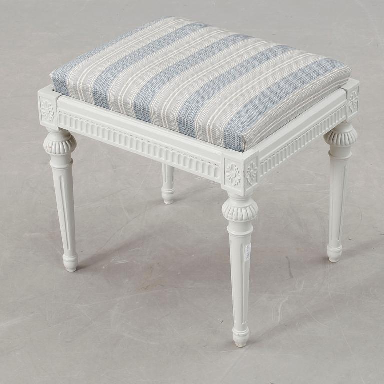 TABURETT, Gustaviansk, 1700-talets andra hälft.