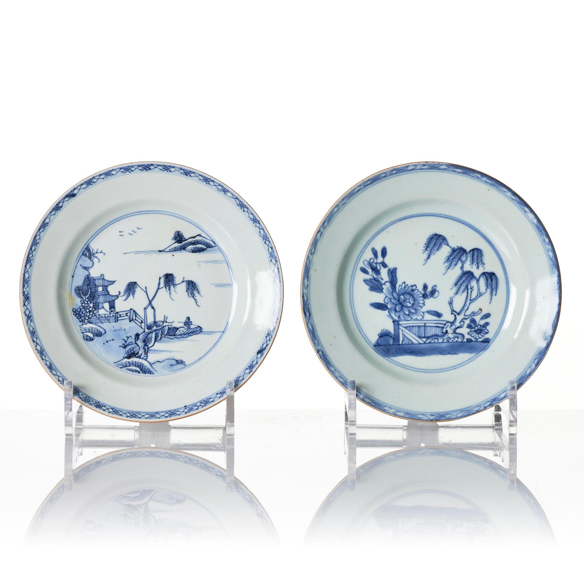 A set of twelve Chinese export porcelain dessert dishes, Qing dynasty, Qianlong and Jiaqing, 18/19th century.