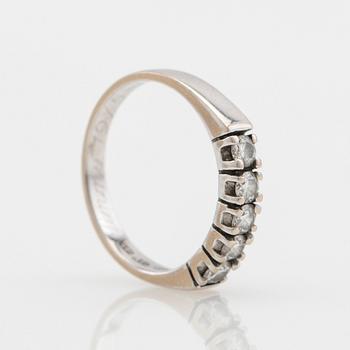 Ring, 18K white gold with brilliant-cut diamonds.