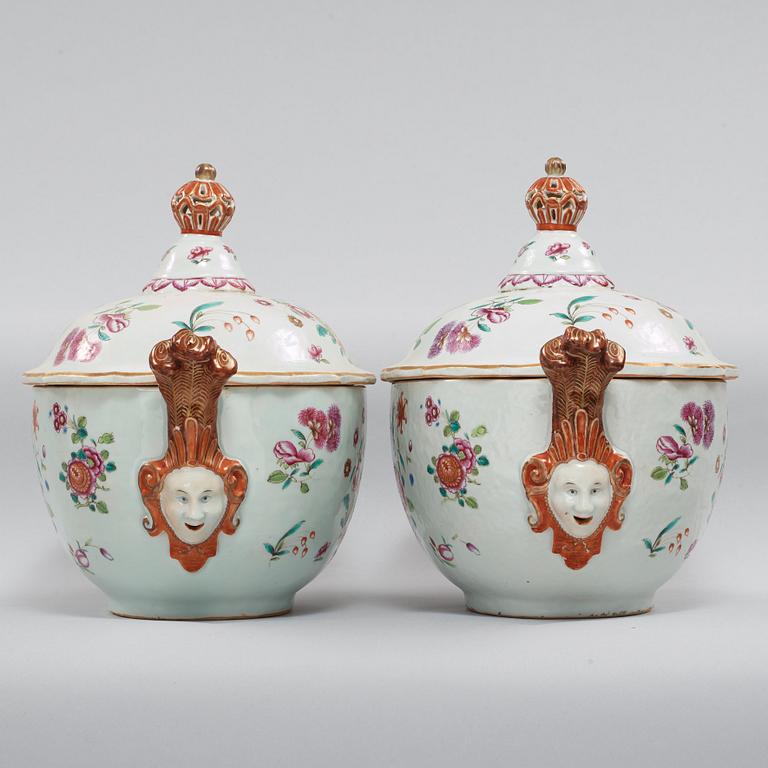 An export porcelain famille rose dinner service, Qing dynasty, Qianlong (1736-1795), (59 pc).