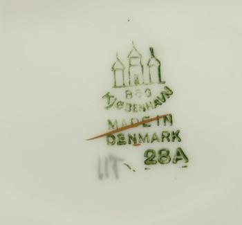 KAFFESERVISDELAR, 38 st. Porslin. "Måsen", Bing & Gröndahl.