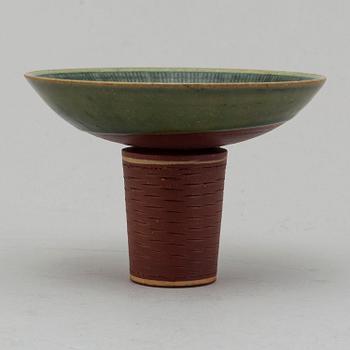 WILHELM KÅGE, skål på fot, stengods, "Farsta", Gustavsberg studio.