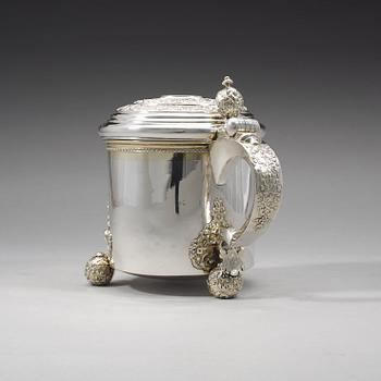 A Swedish 18th century parcel-gilt tankard, Niclas Warneck, Karlstad 1760.