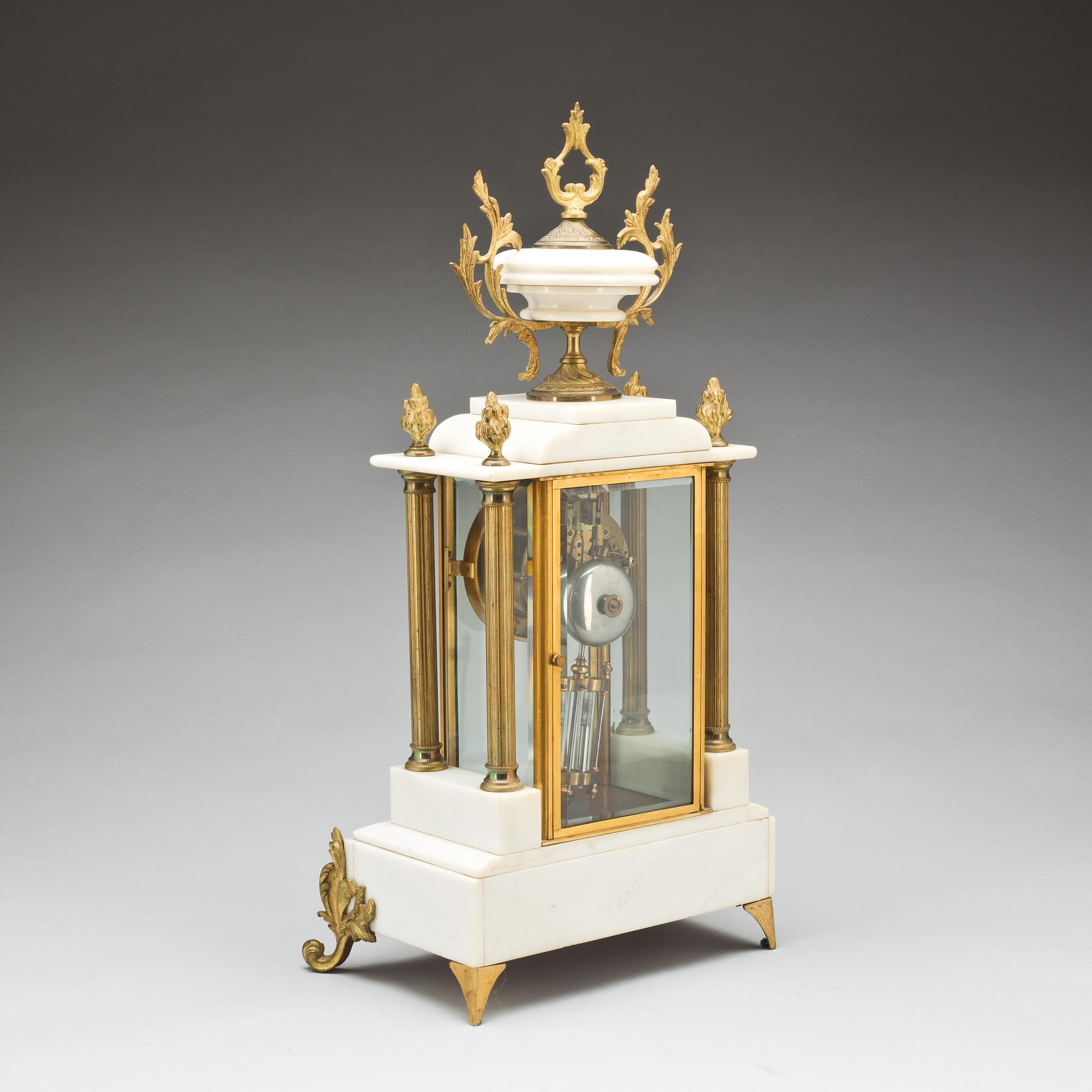 BORDSPENDYL, Empirestil, J.J. Driessen, Haarlem. 1900-talets första hälft.