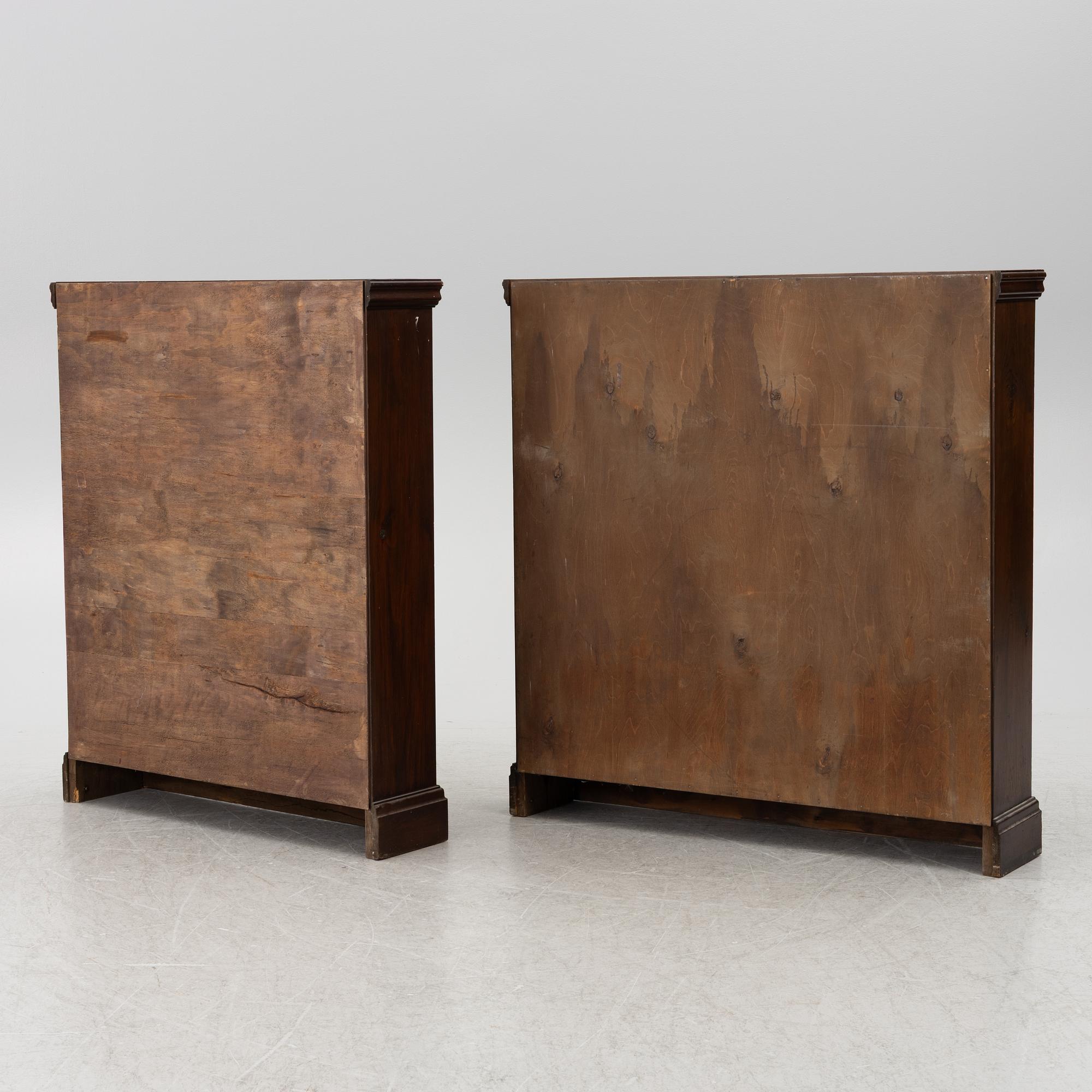 A pair of similar bookcases, first half of the 20th century.