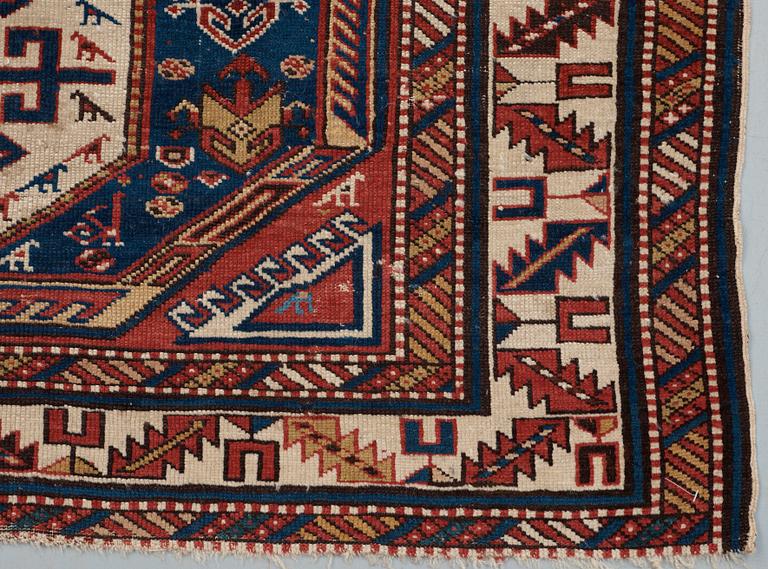 ANTIQUE/SEMI-ANTIQUE SHIRVAN-MOGAN. 189 x 123 cm.