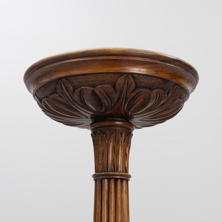 A pedestal, early 20th Century.