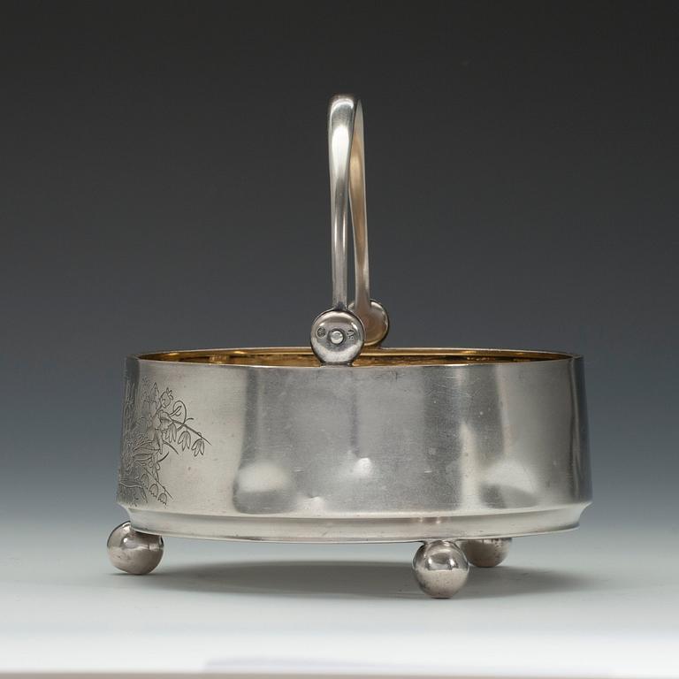 A BOWL, 84 silver. Alexander Fuld Moscow 1896. Height 13 cm. Weight 296 g.