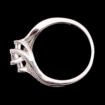 RING, 10 k guld, diamanter tot 0.50 ct.
