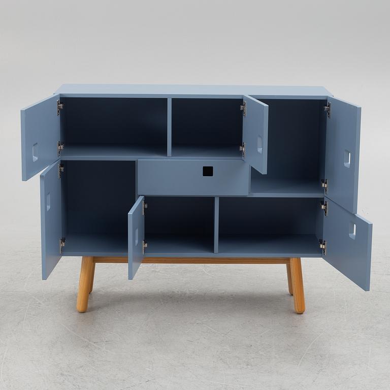 Håkan Johansson, bureau, "Peep B3", Zweed Furniture.