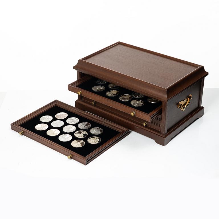 "Rembrandt in silver", 50 collector medals in sterling silver, Franklin Mint Ltd.