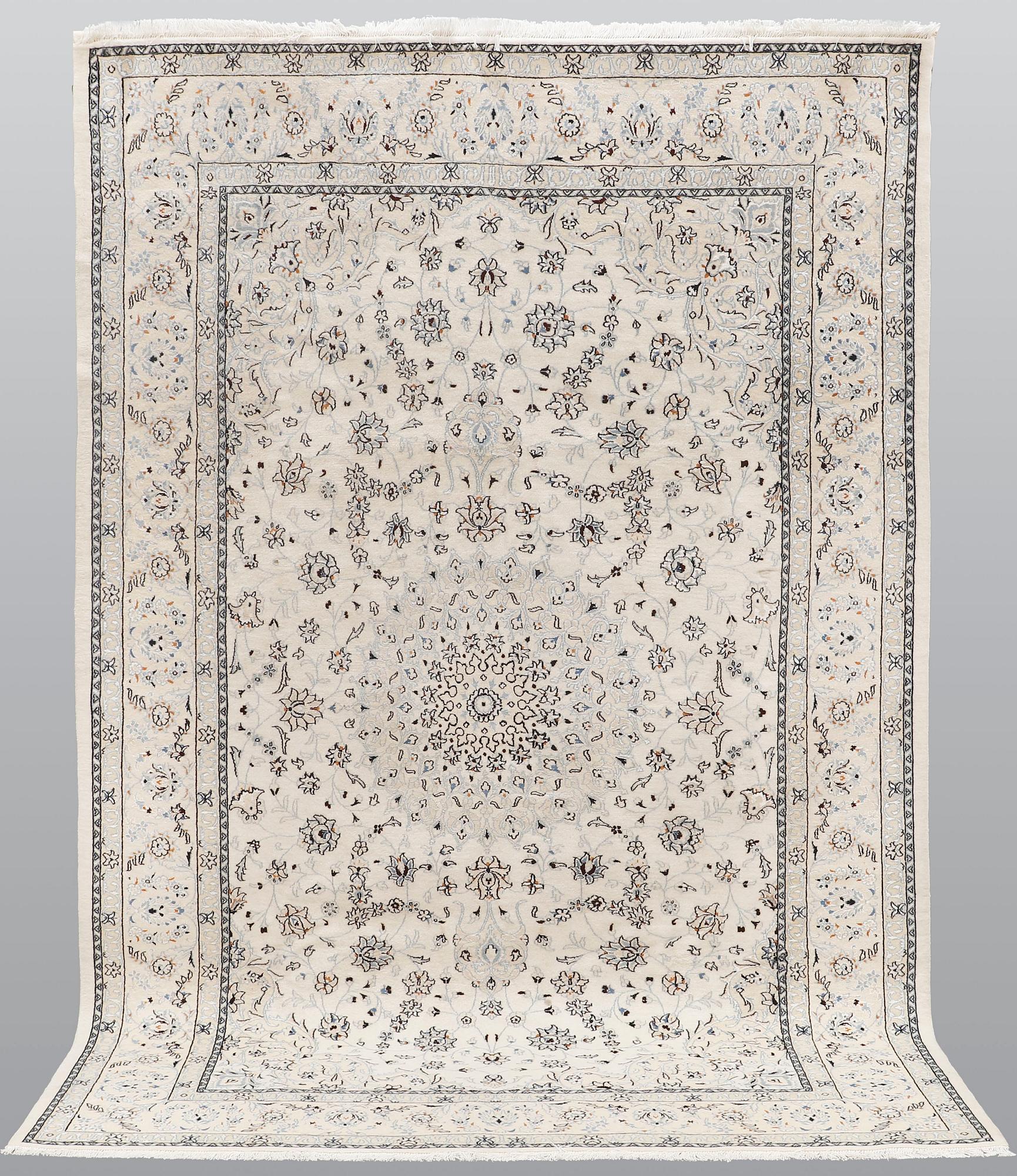 Matta, Nain part silk s.k 9LAA, ca 307 x 198 cm.