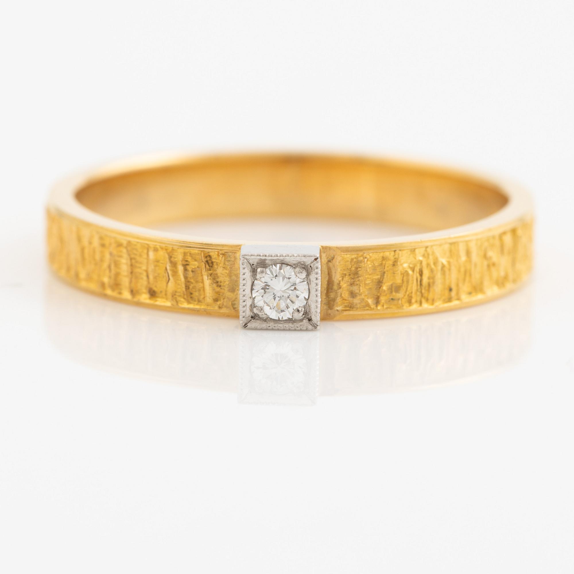 Björn Weckström, Ring, 18K gold with a round brilliant-cut diamond, Finland 1978. By Lapponia.