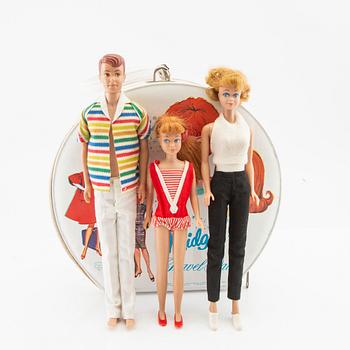 Midge, Skipper och Allan, dockor 3 st. vintage  "Allan" Mattel, 1960-tal. Barbie/Midge garderob i vitt.