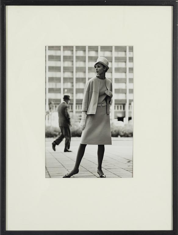 Georg Oddner, Modell med kappa.