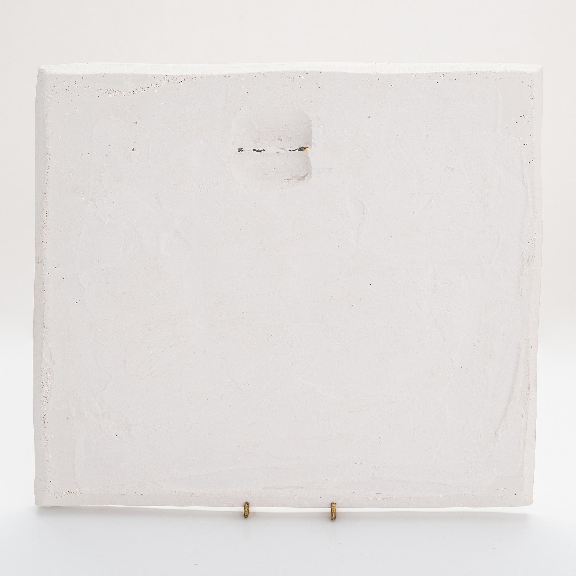 Nina Terno,  relief, gips, signerad och daterad 1973.