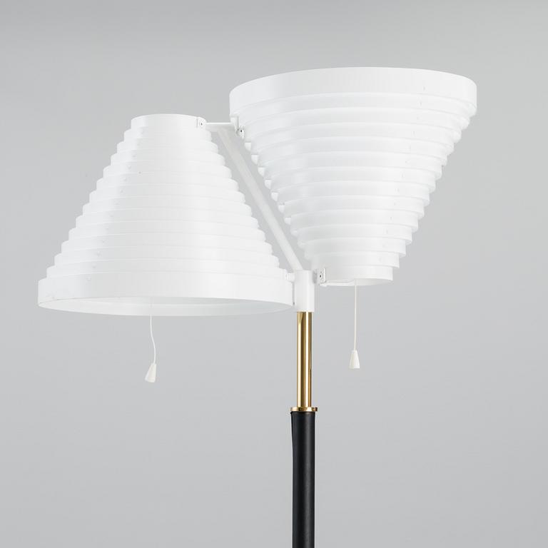 ALVAR AALTO, GOLVLAMPA, A810, formgiven 1959, 2000-tal.