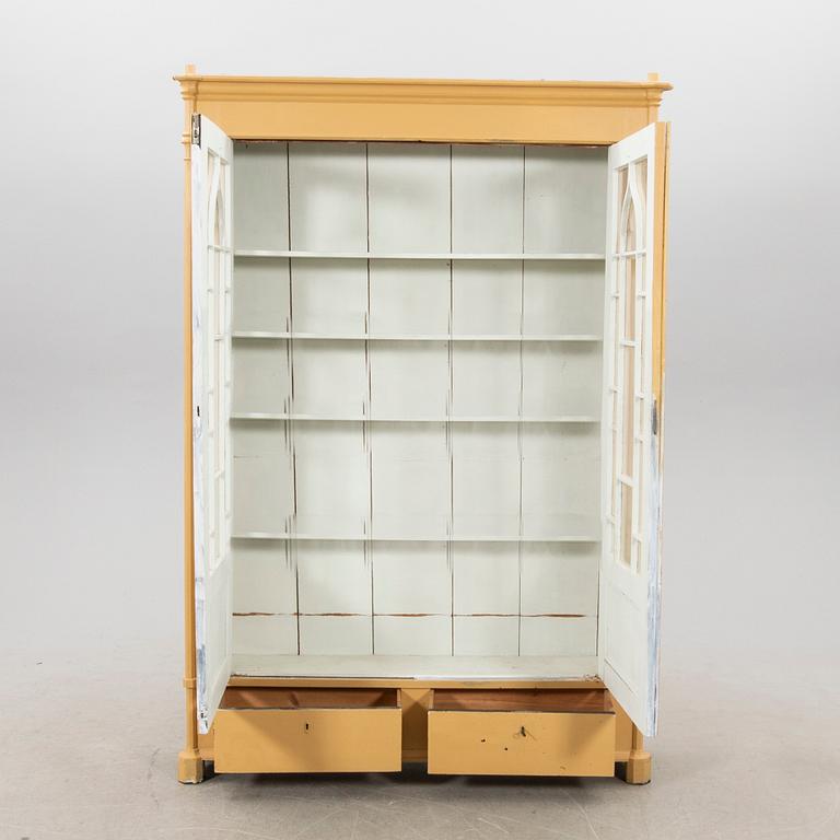 Vitrinskåp, nyrenässans, sekelskiftet 1900.