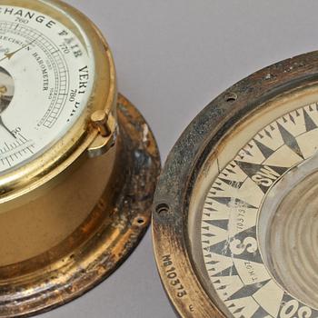 BAROMETER och VÄGGUR, mässing, Schatz samt KOMPASS, G W Lyth, Stockholm, 1900-tal.