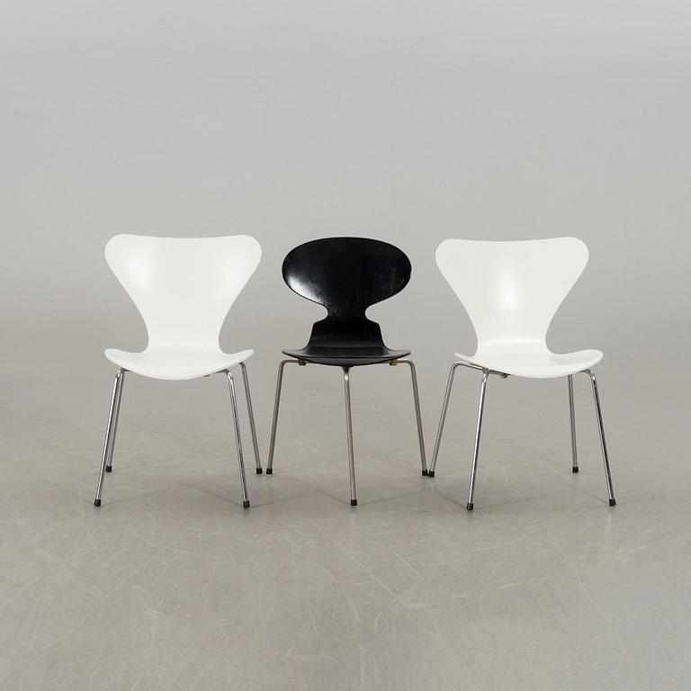 ARNE JACOBSEN, a set of two plus one chairs.