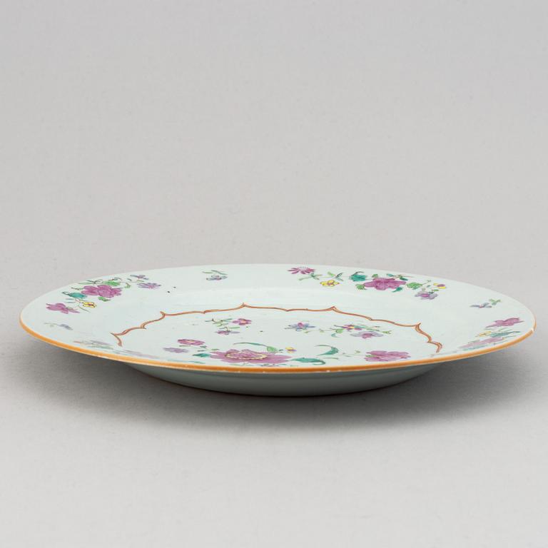 Tallrikar, flata, 11 st, snarlika, kompaniporslin. Qingdynastin, Qianlong (1736-95).