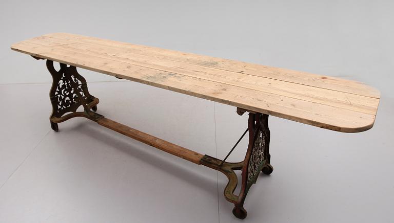 BORD, 1900-talets första hälft.